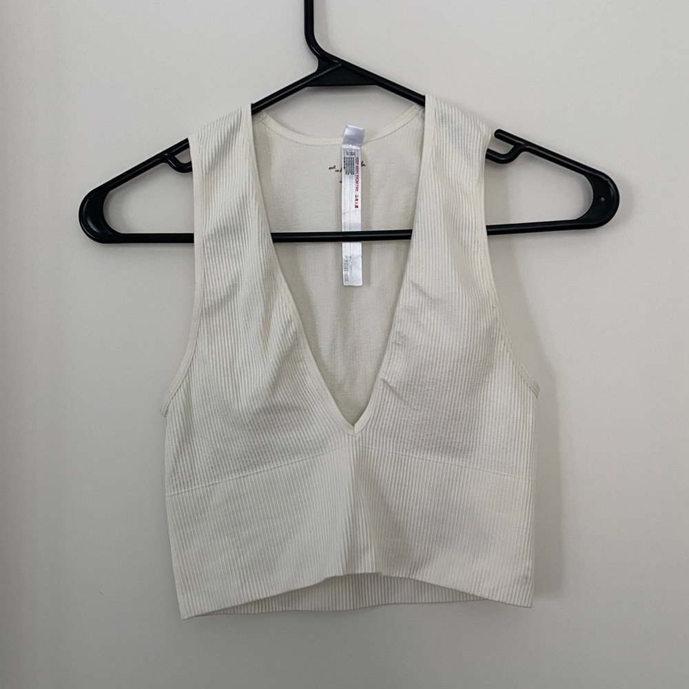URBAN OUTFITTERS TANK CROP